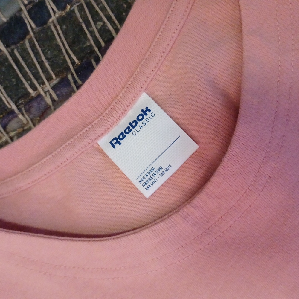 Mens Reebok Classic tshirt - Picture 4 of 9